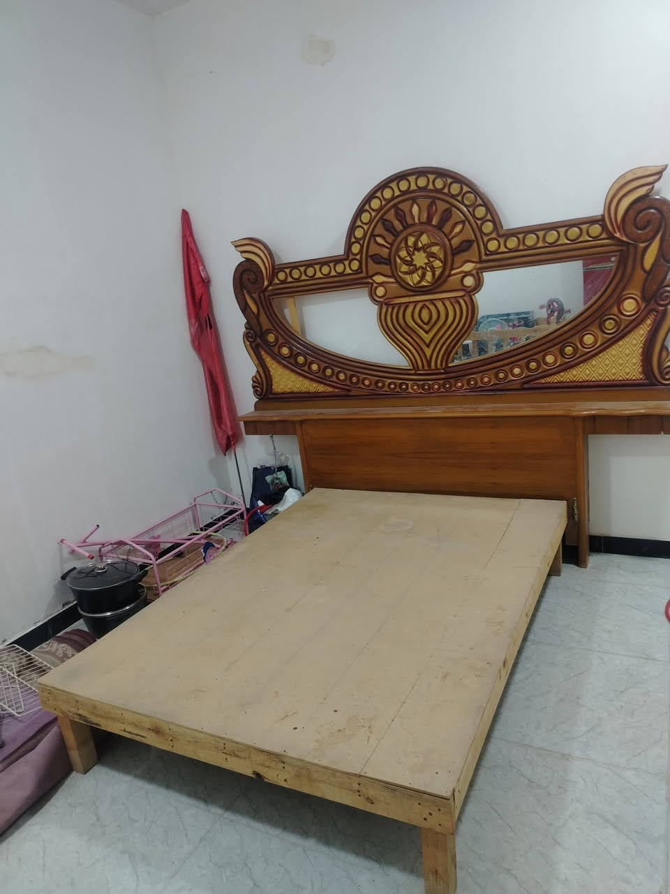 سلام عليكم غرفه مستعجل عله بيعتها سعر 400 نظيفه كلش ***********
