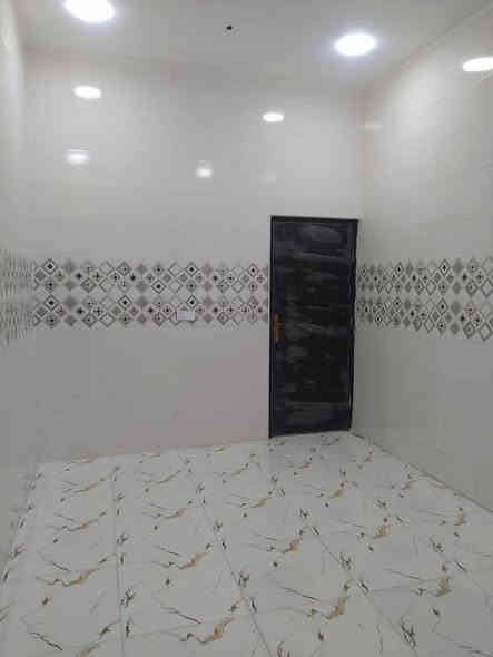 اسعد الله اوقاتكم بكل خير ⁉️👋
***********

تلاث دور سكن للبيع تسليم مفتاح 2025

#اامساحة::كل دار 150متر

#جنس_العقار:: طابو مالك صرف زراعي باسم عراقي سند

 25 وكالة ونصخ من الطابو ومكاتبة من المالك مباشره 

#العنوان:: البصرة  ام نعاج مقابل حي بغداد 

#يحتوي:: كل دار على غرفتين٢ منام كبار 
وديوان 
وصالة ومطبخ 

وصحيات داخلي وخارجي 

جميع الخدمات متوفرة ماء كهرباء مدارس نت كلشي قريب على 
#السعر((85مليون وبي مجال))
***********
