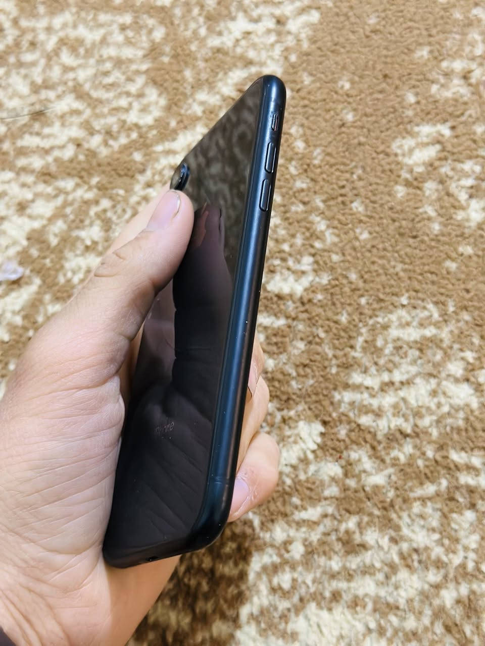 السلام عليكم
للبيع ايفون اكس ار ذاكره 128 بطاريه 77 بلادي الجهاز كله بلادي فقط فطر بل ضهر خفيف 
السعر اتصل ***********
