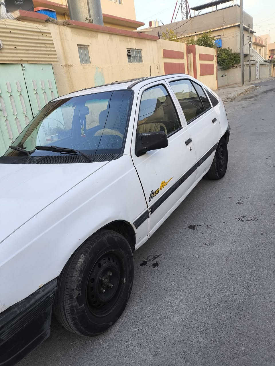 السلام عليكم
اوبل كاديت 1991 لون ابيض سنوية عضم ما نافذة لحد سنة 2028

باسمنا رقم نينوى ألماني كابون بانزين تبادل بيها بدون ضرر 

جاهزة مابيها نقص وايرمنية كلها شغاله كير شرط محرك 16 خيط بخار فقط 

مكانها موصل الأيمن 

عارضها ب 28 $
الاتصال على الرقم 
***********
