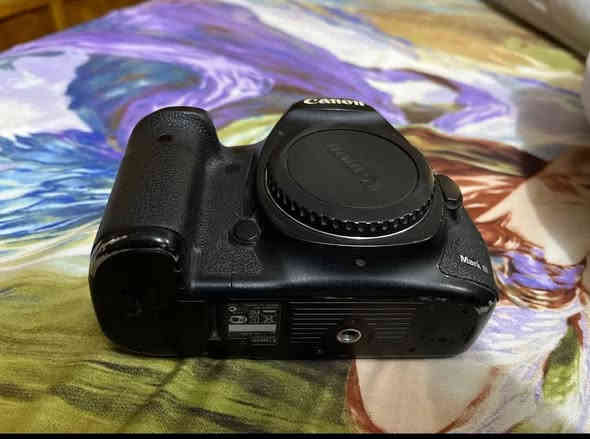 بدي فايف دي مارك 3  كانون فقط بي بدي سعر 900 بي مجال قليل علواني بغداد مدينة بسماية *********** فقط بس واتساب ومازنجر
