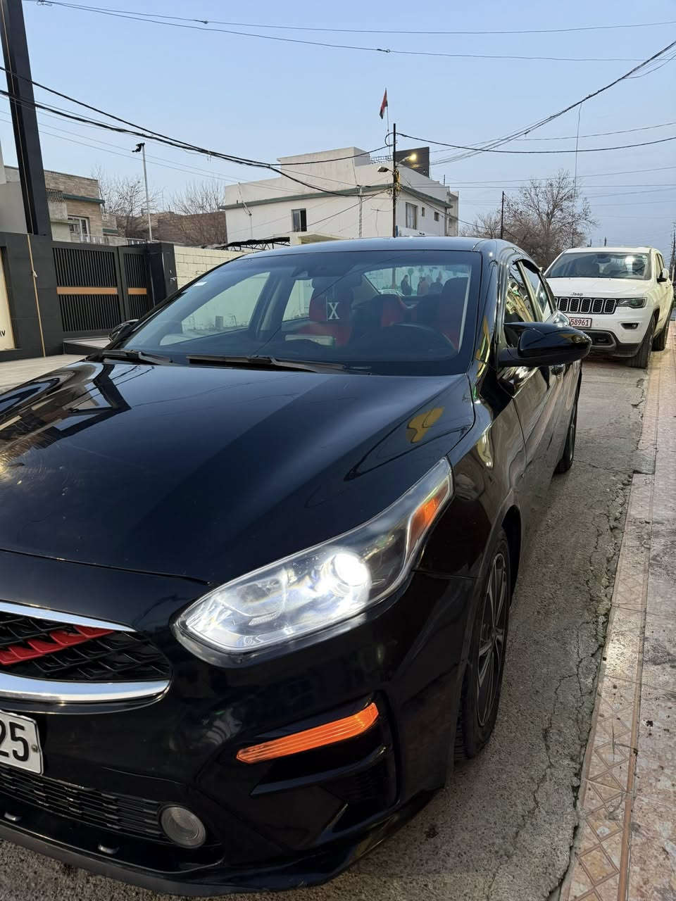 السلام عليكم كيا فورتي  2021رقم أربيل إنكليزي سنويه 2028 وكابون بيها للمراوس مع فورتي تكسي العنده يجي خاص ضررها جاملغ وبونيد بدون دواخل مكاني موصل يارمجه الشرقيه ***********
