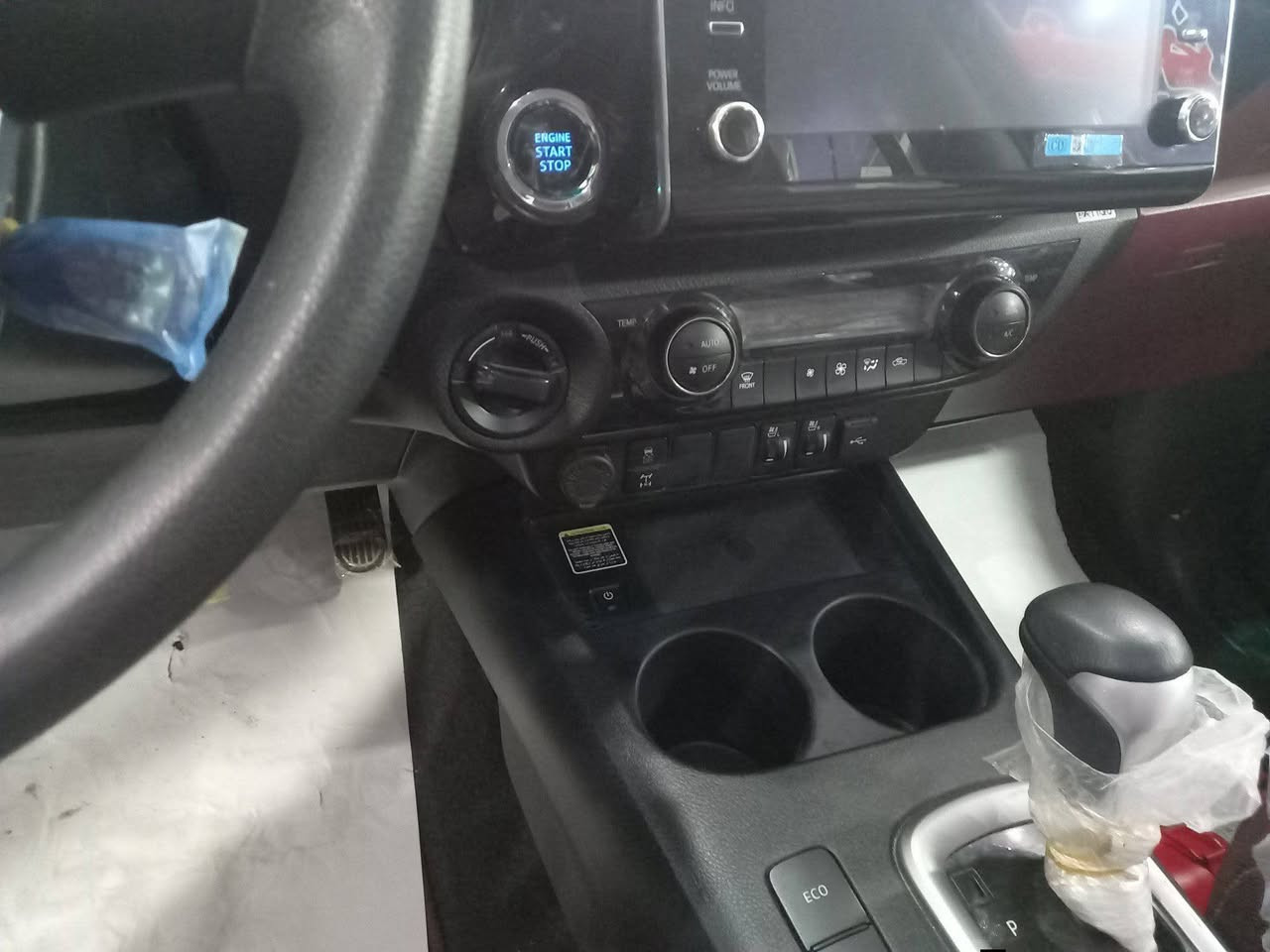 سلام عليكم سياره هايلوكس كفاله عامه مايشه 10 ألف رقم سياره ربيل سياره البيع ***********
