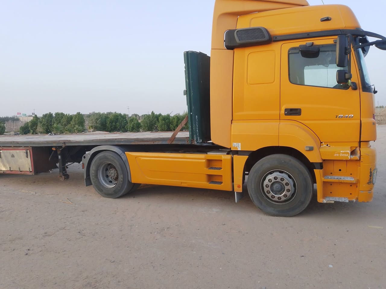 سلام عليكم سياره اكسور موديل 2006 السعر 200ورقه وبيها مجال رقم ***********
