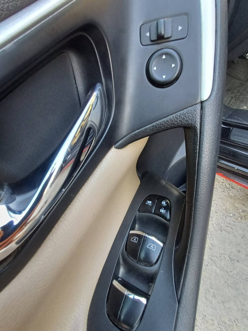 سلام عليكم
نيسان التيما موديل 18 فئة SV
فتحة+ بصمة تشغيل وابواب +رادار +تحكم ستيرن كامرة 
كشنات جلد كهرباء تدفئة+ تبريد قطعتين +تشغيل عن بعد 
مبدل كير جديد مال موديلهة وشادلهة براد تبديل صدر جديد قبل شهرين رقم نجف انكليزي بأسمي تحويل مباشر 
السعر 120$ بيهة مجال لشراي 
(***********)
