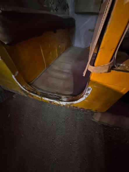 السلام عليكم تكتك 18 للبيع مكاني بغداد الحسينية مال راشدية 4 وبيهة مجال ***********
