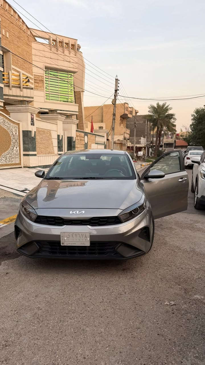 السلام عليكم للبيع
كيا سيراتو 2023 خليجي كفاله عامة 
ماشية 30 الف حقيقي على ايدي من الشركة 
السعر 16.200$ 
***********
مكان السياره بغداد الكرخ
