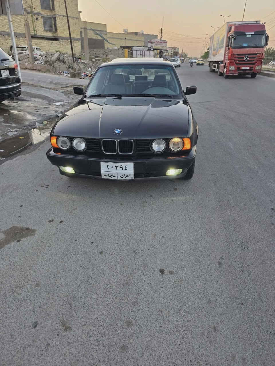 حجم 525 مسكر فانوس
موديل 1992 

مصبوغه عام رقم أربيل بسمي 

بيها طخه بسيطه من ورى 

محرك كير تبريد صدر امامي خلفي كلها كفاله 
سياره جاهزه من كلشي 

سلايت مابيها اي نقص سعر 77

مكاني بغداد 

***********
