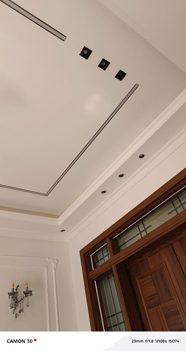 سلام عليكم عمل ديكورات  
      ( داخلية وخارجية )
جبس بورد           بوردكس         توجد عروض وتخفيضات
بديل خشب          شيبورد          
  سحبات              تصليح               للمساحات الكبيرة
   صبغ                  انارة
      مرتضى لديكورات
    *********** واتساب
