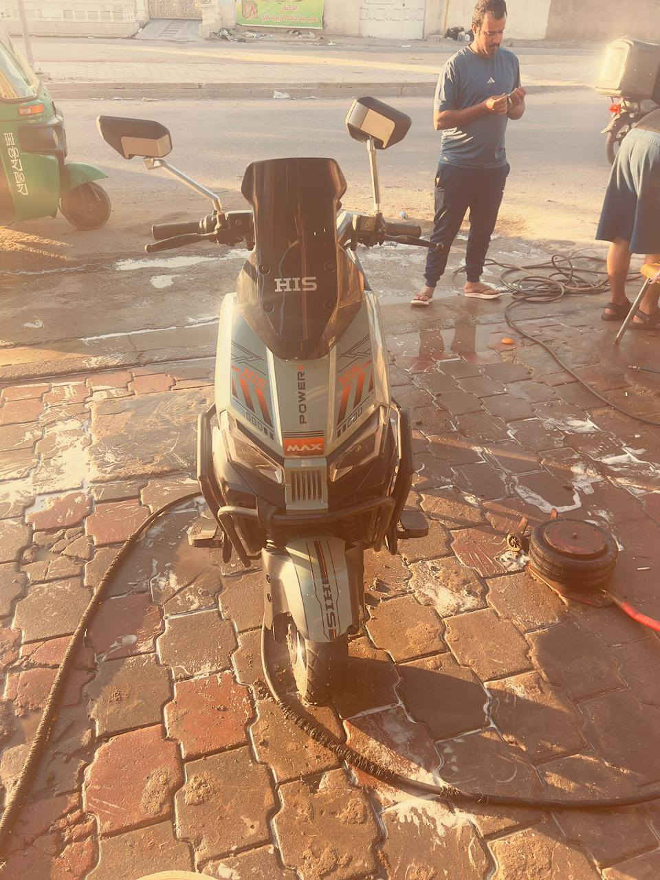 السلام عليكم دراجه شحن للبيع جديده صالي 3شهر مشتريها من صدرية دراجه 6بطاريات كهربايات كلهن شغالات 4سرع  تأيرات جداد السعر 900 وبيها مجال قليل المكان بغداد حي ور الرقم ***********
