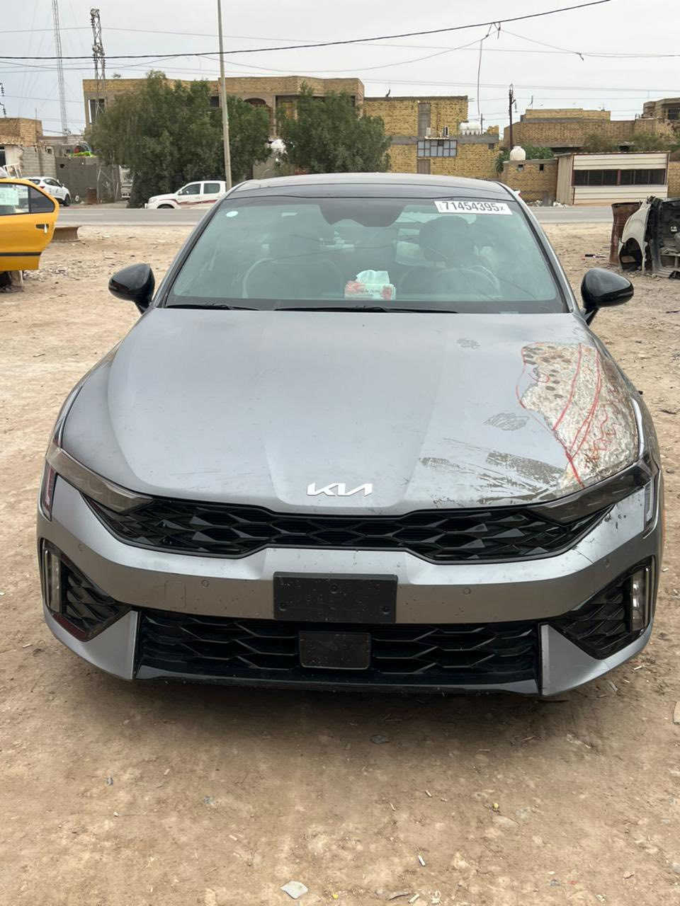 K5 GT LINE 2025
للبيع دخول جديد حادث كما موظح بالصور باقيله فقط صبغ السيارة على حادثه من امريكا تعمل وتسير بدون ايرباك بدون دواخل لا لغد ولا شاصي 

اللون الجديد المات 
فول مواصفات 
محرك 2500 تنفس طبيعي 
ماشيه 18 الف كم 

***********
