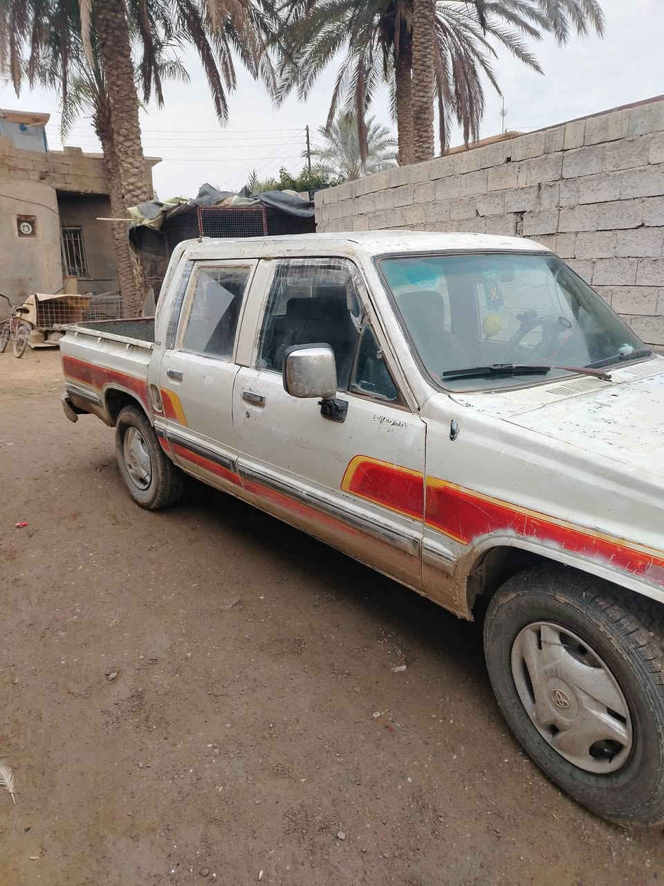 مكلف بالنشر سياره تيوته دبل  موديل 88 حبل تواير تخم جديد صدر نص عمر محرك كير خير من الله باتري جديد غرفته حلوه السعر المطلوب 25 وبيه مجال مكان السياره العلم سمره ***********
