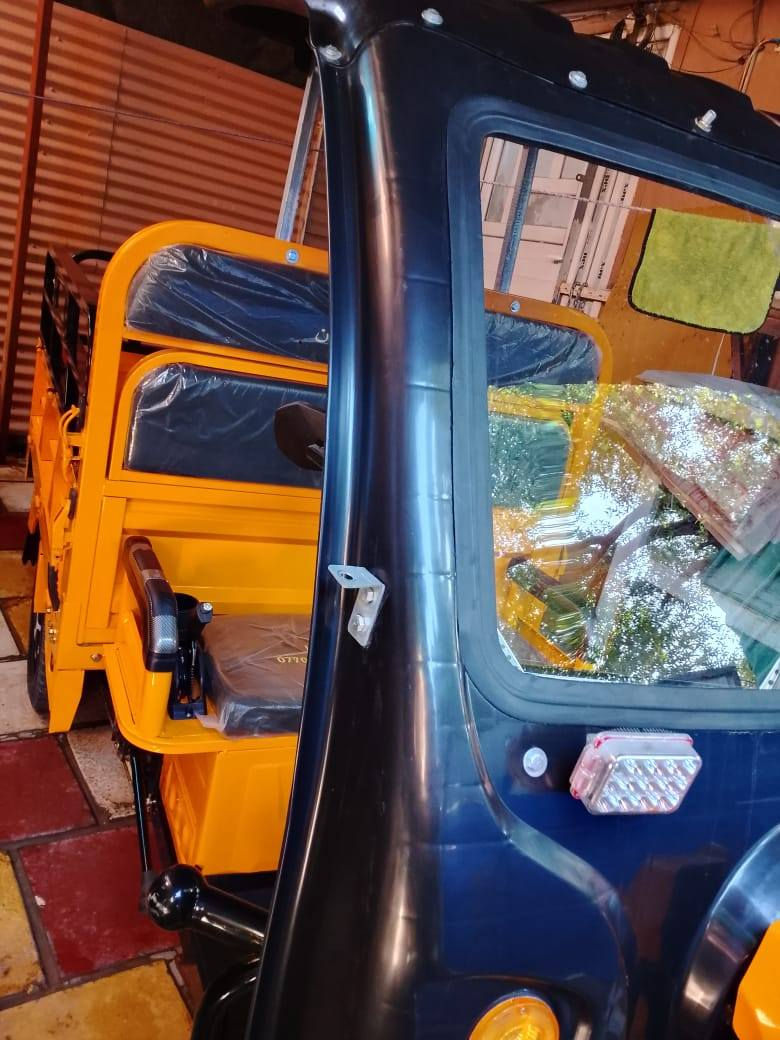 ستوته شحن ست بطاريات سماعه بلوتوث سويج وبصمه تحكم عن بعد بلوجكترات اضافيه نضيفه نضيفه عنوان بغداد سعر مليون 600 الرقم ***********
