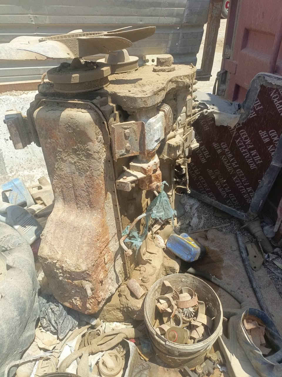 سلام عليكم مكاين عد2
كمنز 14 كمنز 102 وحده نقصه كازكيت وحده بيه رنكات
سعره ثنينهن 8 ورقات ***********
