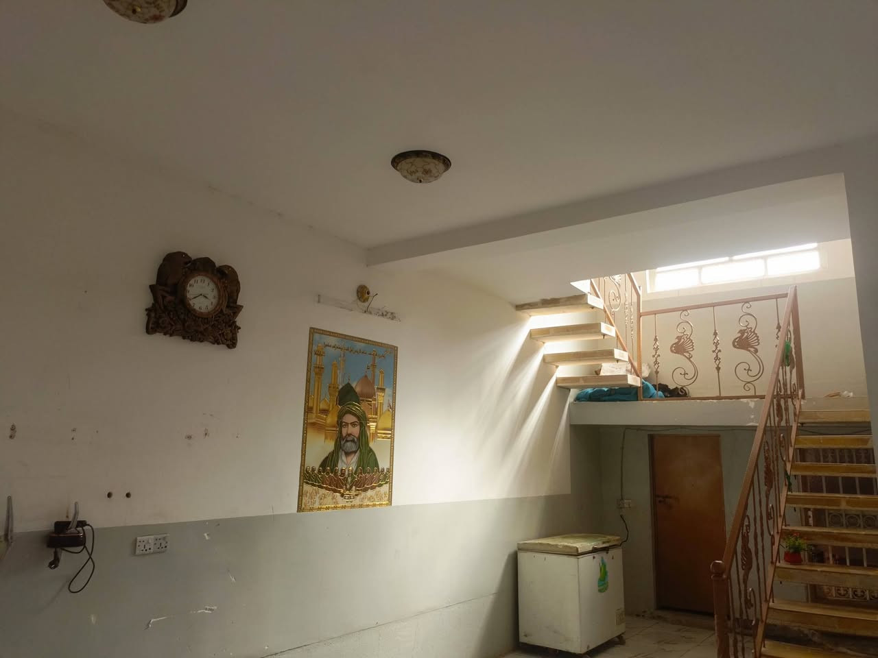 السلام عليكم بيت للبيع مساحه 200 غرفتين صاله مطبخ استقبال صحيات داخل وخارج غرفه في الطابق الثاني السطح كامل فرشي الطابق الاول والثاني الموقع طريق العويسات قرب سيد سهيل السعر 40


**إذا كنت صاحب هذا الإعلان وتريد حذفه لأي سبب، رجاءا أرسل رسالة إلى الدعم الفني**