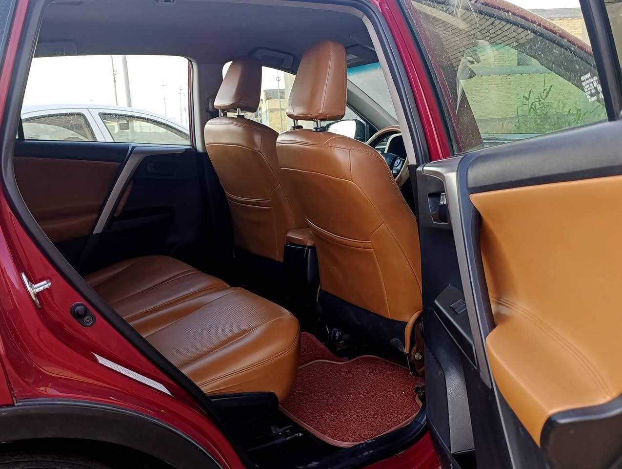 السلام عليكم 
RAV 4 2018
وارد ضرر جاملغ و بنيد بدون دواخل رقم واسط اجنبي گير AT المحرك طبيعي بدون طاحونة vvt 2500 السيارة   LT المكان كوت ... السعر 165$ 
للتواصل ***********
