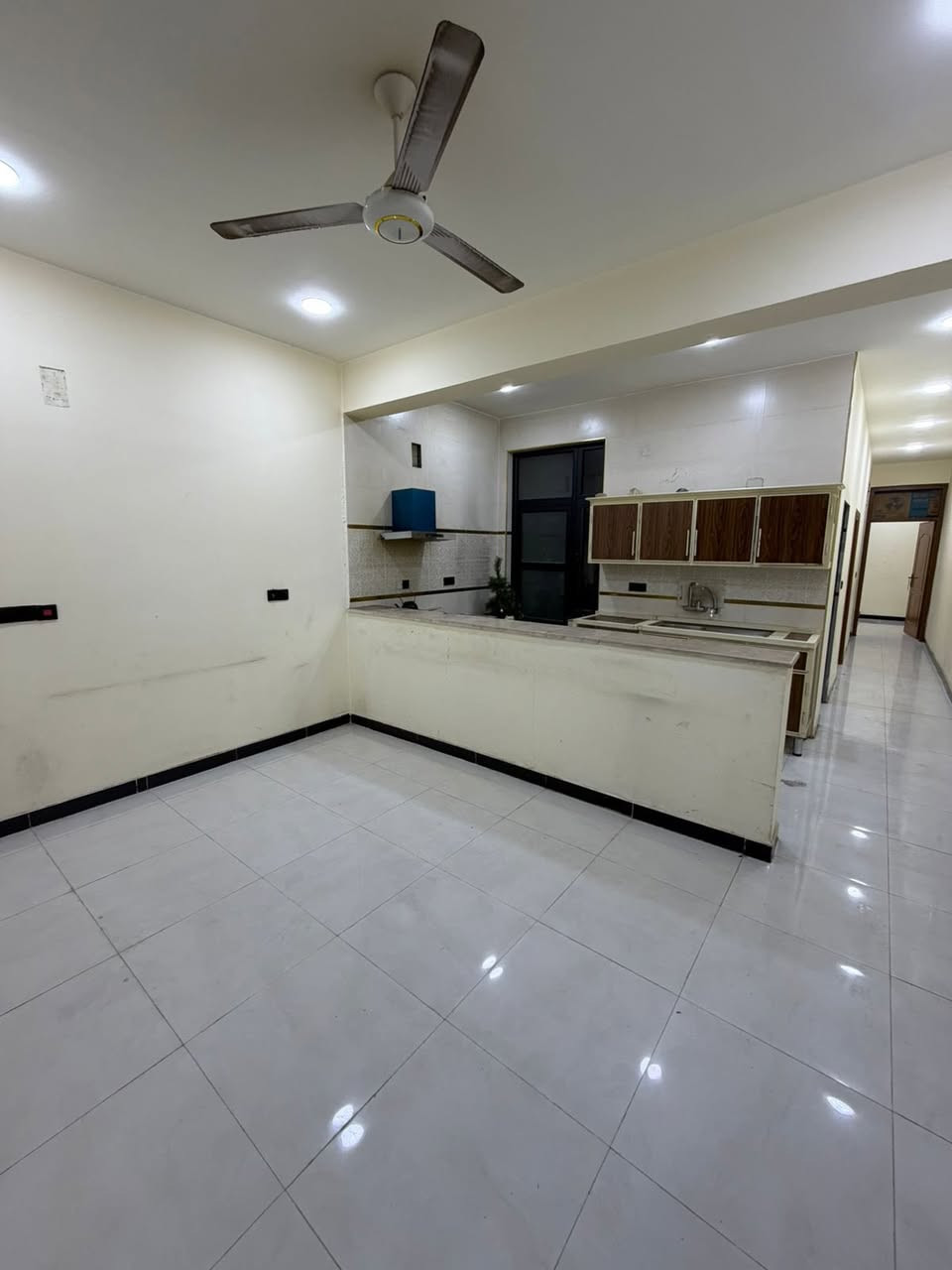 شقتين للإيجار – المنصور أميرات
أرضي وطابق أول، مجهز كاونتر وسبالت، 2 نوم + صالة + مطبخ + حمام.

📞 ***********
