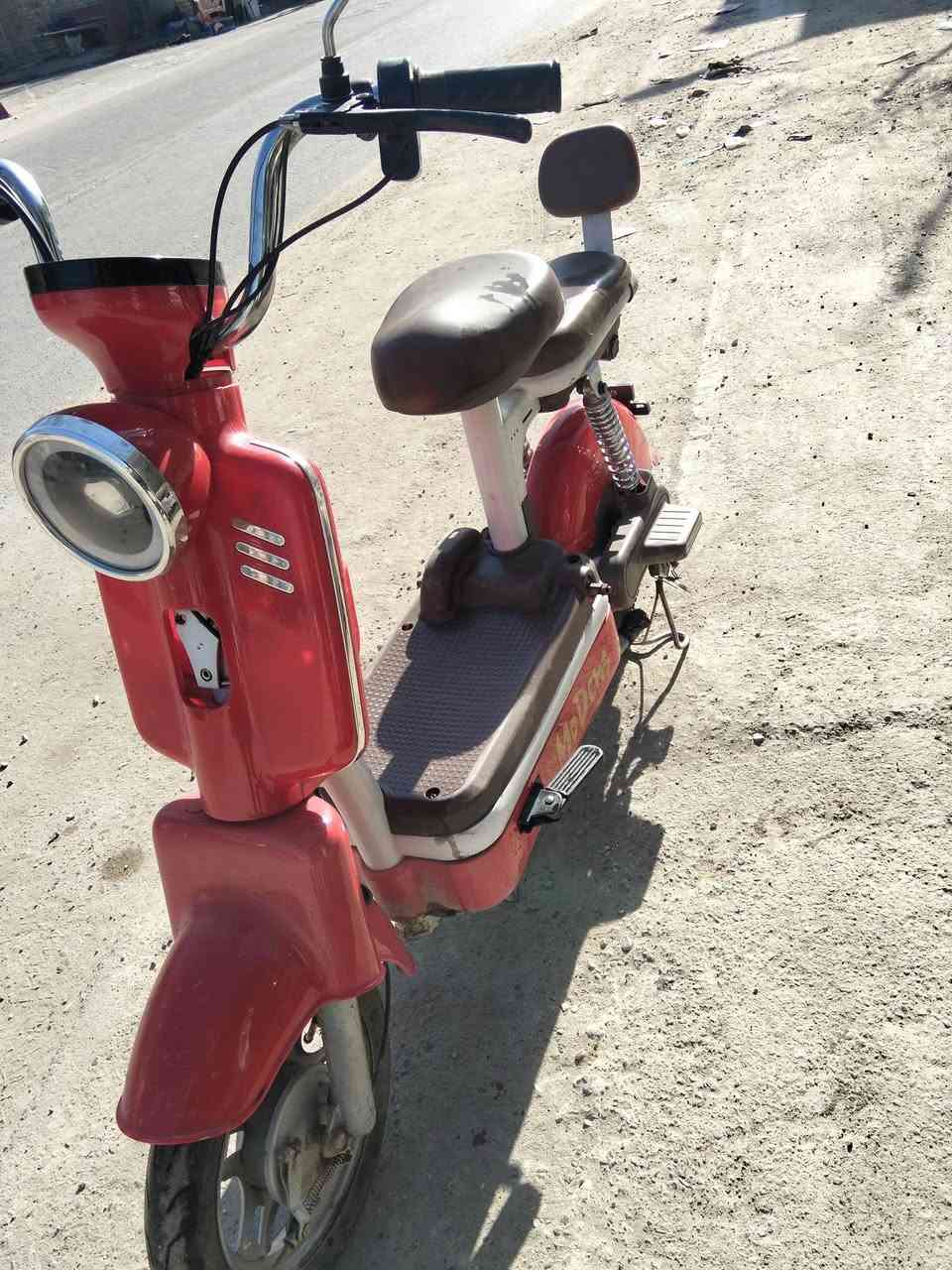 سلام عليكم دراجه شحن حجم 14 للبيع لسعر 250وبيه مجال لمكان لبياع تقاطع درويش لرقم ***********
