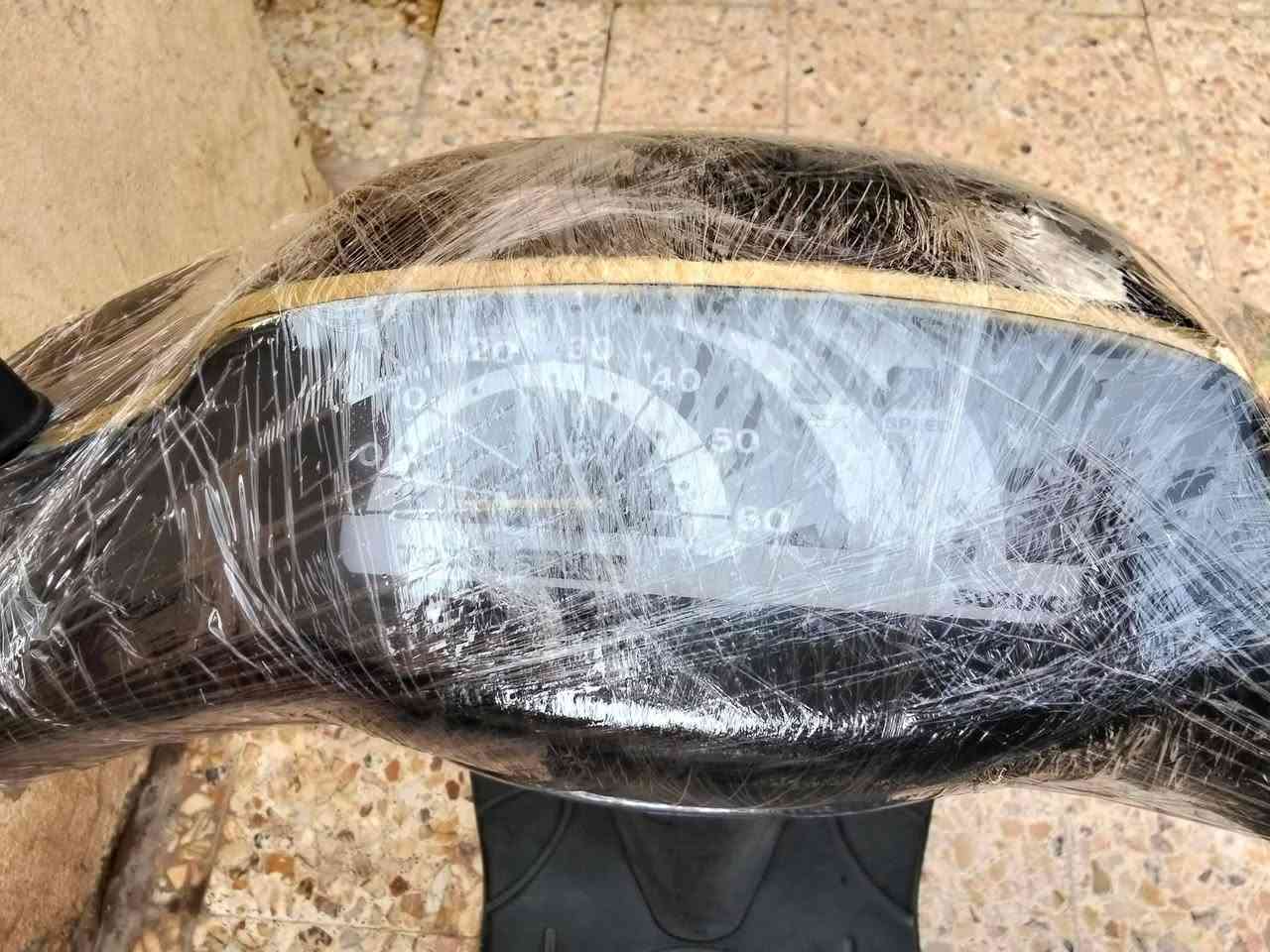 السلام عليكم دراجه سازوكي مسطره للبيع شغاله كله مكفوله كفاله عامه نضافه 100 ب 100 واحد ع واحد صاله 8آيام طالعه من الوكيل سعر 450 بيها مجال مكاني العماره حي نهاوند  رقم ***********
