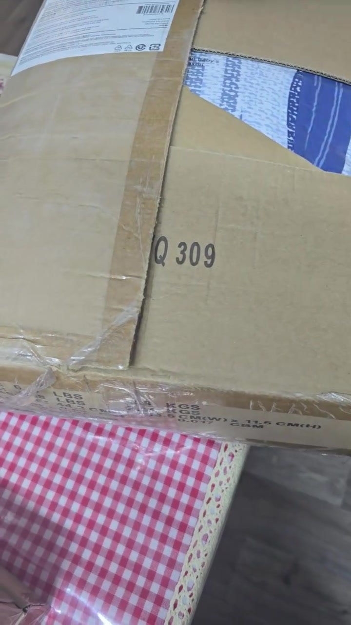 لحاف نفرين  مع وجهين مخده  قياسه 228 في 228  السعر 16


**إذا كنت صاحب هذا الإعلان وتريد حذفه لأي سبب، رجاءا أرسل رسالة إلى الدعم الفني**