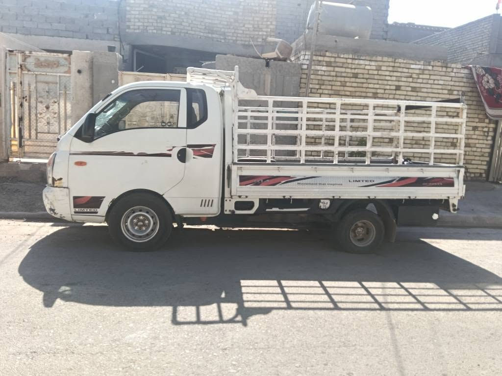 سلام عليكم كيا بورتر موديل 2004 رقم بغداد باسمي تحويل مباشر محرك اكسل شاصي كير مكفولات سيارة نضيفه محجر تفصال مكان بغداد سعر 80 وبيه مجال رقم هاتف *********** بغداد, العراق
