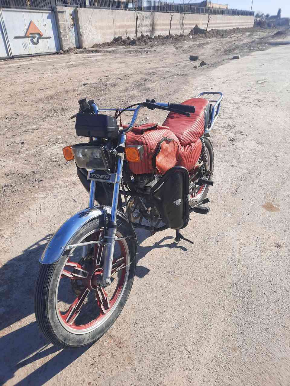 سلام عليكم اخوان ايراني 5 كير موديل 20 مكينة خير من الله لا دخان لا بخار لا نضوح شلعة تشك الكاع سلف هندي كهربائيات كلها كاملا مكينة ناعمة سعر 350 بيها مجال مكاني بغداد شعلة رقمي متواجد واتساب ***********
