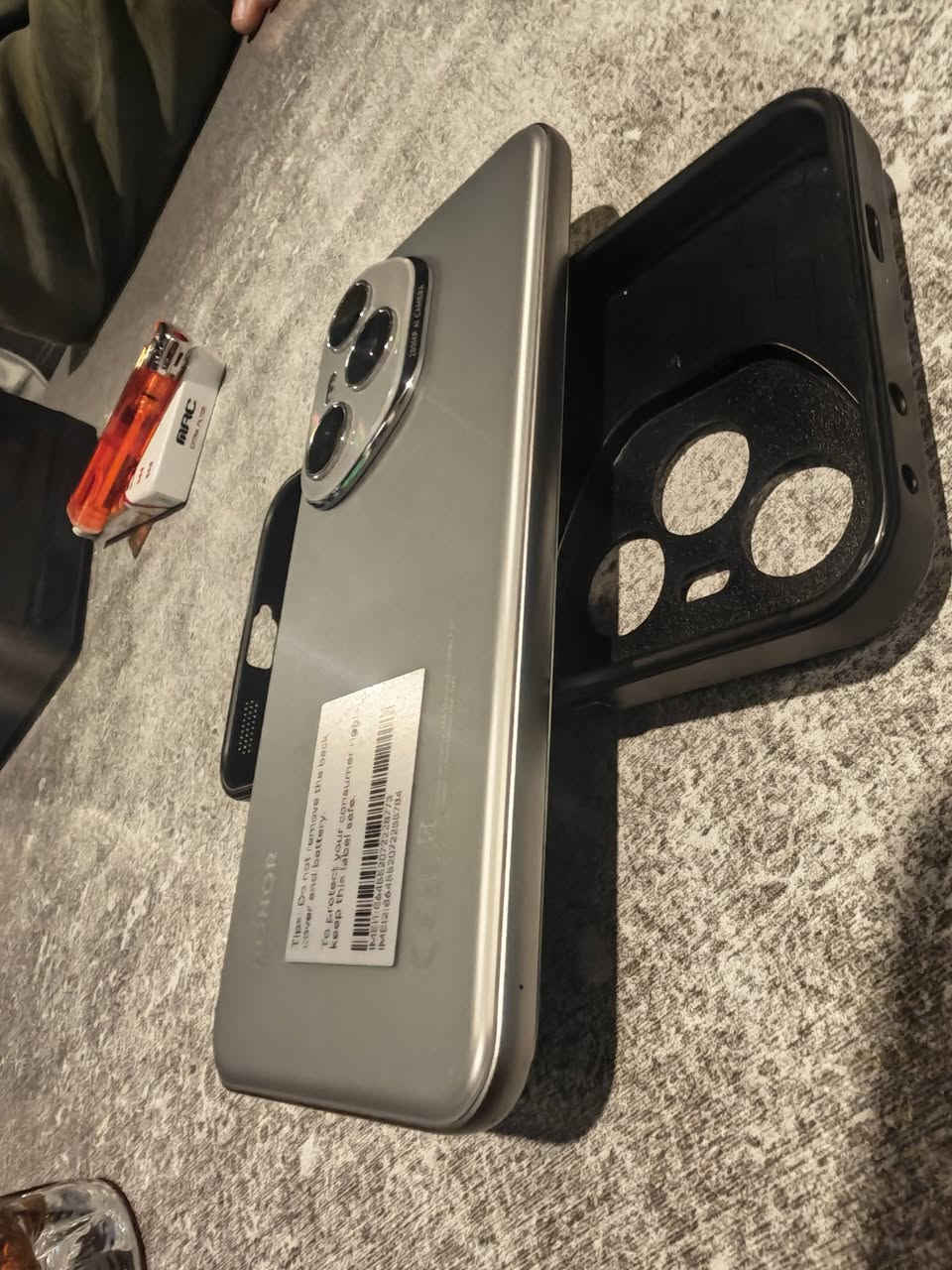 هونر 400 برو استخدام شهر جهاز جديد مواصفاتة معروفة جميع ملحقاتة الاصلية متوفرة + 2 كفرات .....
مكاني بغداد / المشتل + كرادة 
السعر 680 الف دينار مجالة حك الجية فقط


**إذا كنت صاحب هذا الإعلان وتريد حذفه لأي سبب، رجاءا أرسل رسالة إلى الدعم الفني**