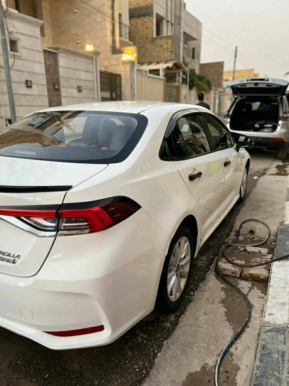 السلام عليكم كورلا موديل ٢٠٢٤ ماشيه ٣٠ الف هايبرد حره امداور ثاني يوم رقم ذي قار مكانه ناصريه مركز حي اور السعر ١٤٥ بيه بارد وصبغ جاملغ الامامي رقم الهاتف *********** وترهم امراوس
