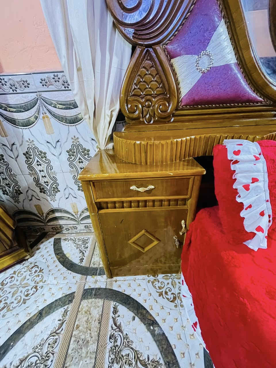 غرفه عراقيه  تسكام البيع سعر 650 عنوان زبير ***********
