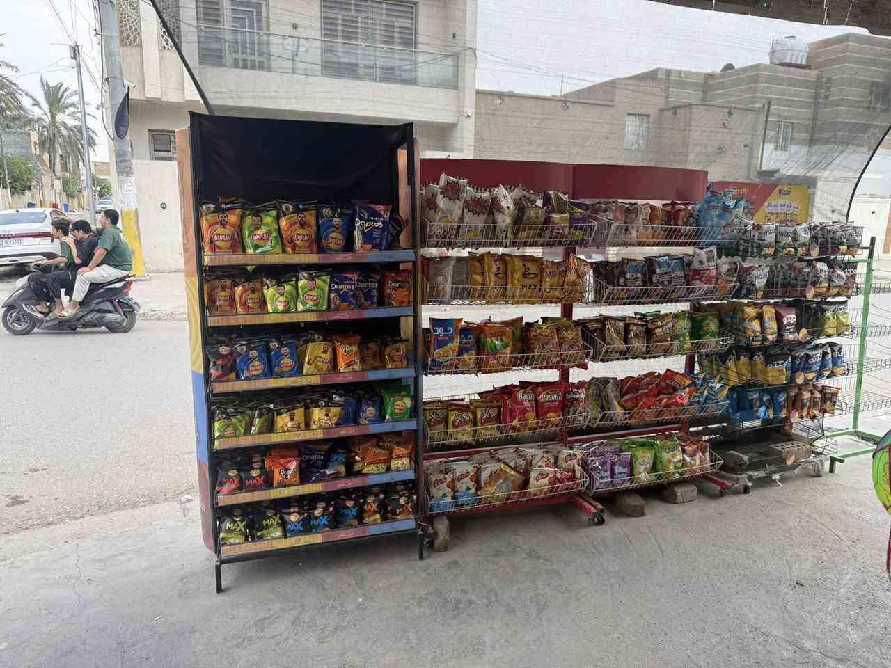 اسواق في حي الجوادين قرب متوسطه التقدم 
اسواق معروضه للبيع لعدم التفرغ 
بيها خمس عوارض 
اربعه للمحل 
وحده لشركه 
وبيها مجمده عدد اثنين 
وحده للمحل 
وحده لشركه 
بيها بيها اربع سلات جبس
ثنين للمحل 
وثنين للشركه 
التواصل خاص اول واتساب 
***********
