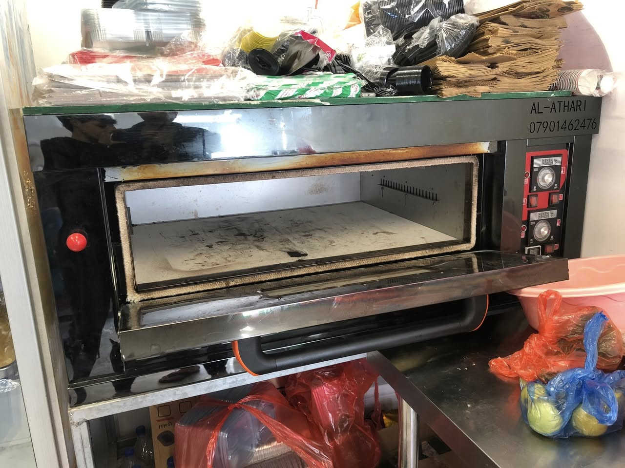 ‎فرن بيتزا غاز النظافه ١٠٠٪؜ للبيع السعر ٩٠٠الف وبي مجال اتصال ***********
