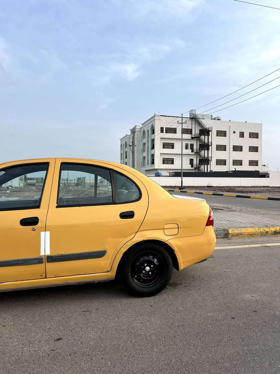 السلام عليكم سياره طيبه للبيع موديل 2016 رقم واسط سنويه لل2028 سياره خير من الله جاهزه مكاني كوت داموك السعر 38 الرقم ***********
