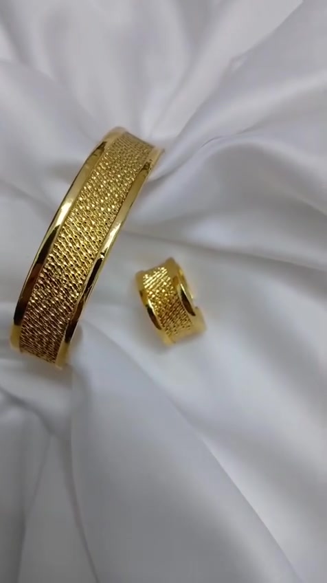 السلام عليكم اخر قطع بيج محدوده فحص بوجود المندوب توصيل جميع المحافظات الكوالتي عالي الجوده  للاستفسار على الرقم الخاص بالبيج  ***********
