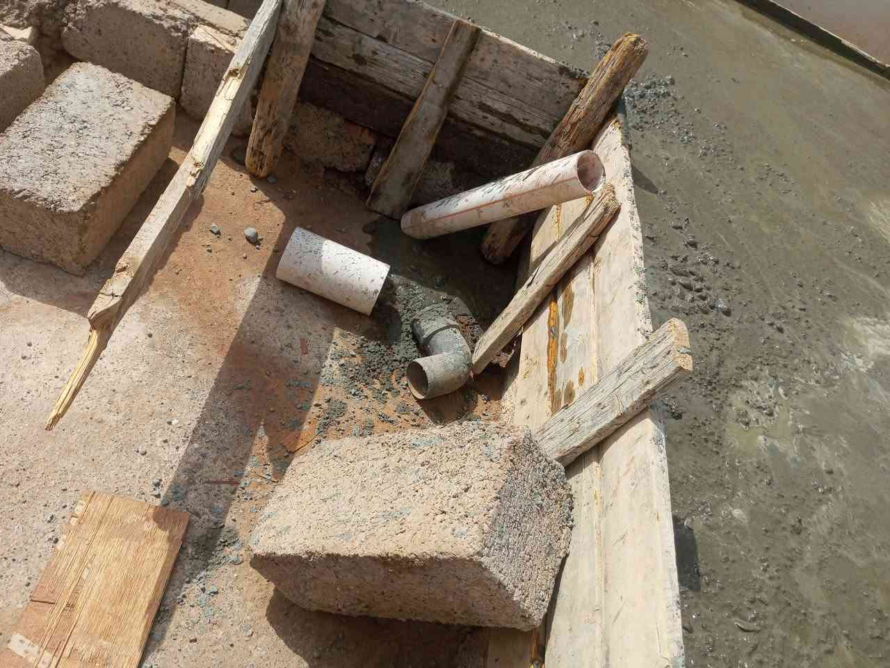 السلام عليكم نجار متفرق 
بيتونه صحيات 
منهولات بناء وتخشيب وصب 
شغل درجه اولى 
***********
