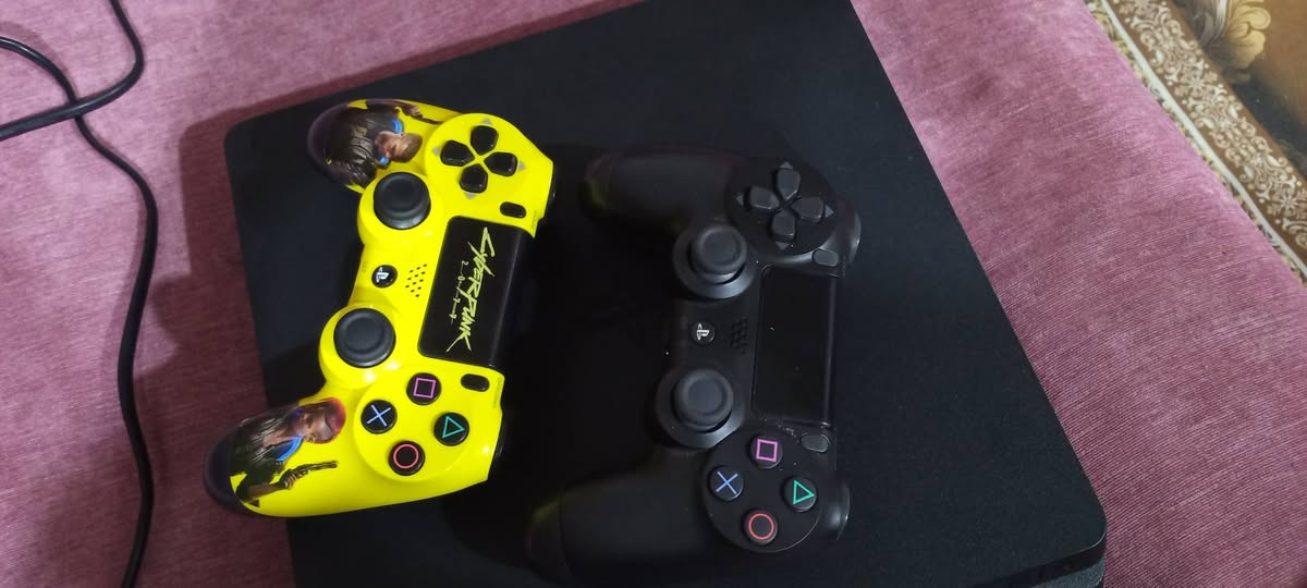 بلي فور مهكر نضام12.2 نسخة ياباني لوك ستيكر مع UPS 850 سعر 240 الف قفل مع توصيل   يوجد فية 10العاب قوية  رقمي للتواصل ***********
