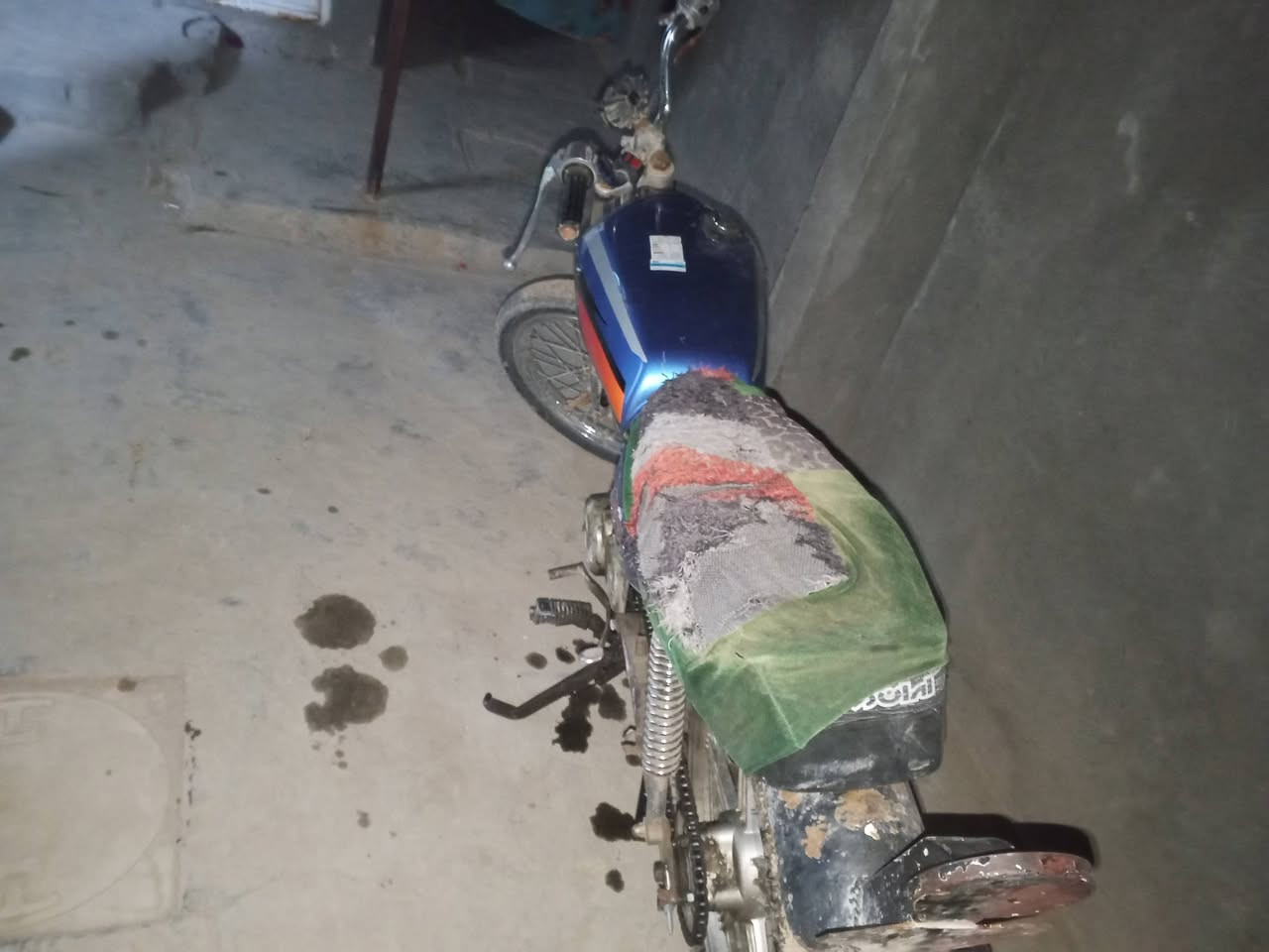 السلام عليكم دراجه لبيع كلك مكفوله من للسرقه الدراجه خير من الله بس اذب دهن تصليحهه بلزايد 20 تانكي جديد دبلات شغلات بس عوزهه ترتيبات بسيطه هاذه رقم الواتساب سعرهه 175 وبيهه مجال ***********
