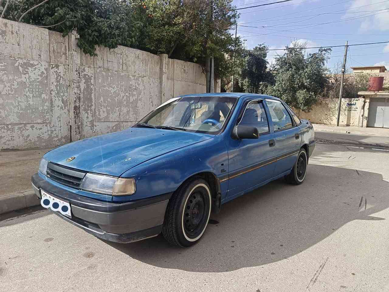 السلام عليكم عندي سياره فكتره للبيع موديل 1991 حجم 16 شرط تحويل نضيفه السعر 38 للتفاصيل أكثر اتصال ع رقم الهاتف *********** .
