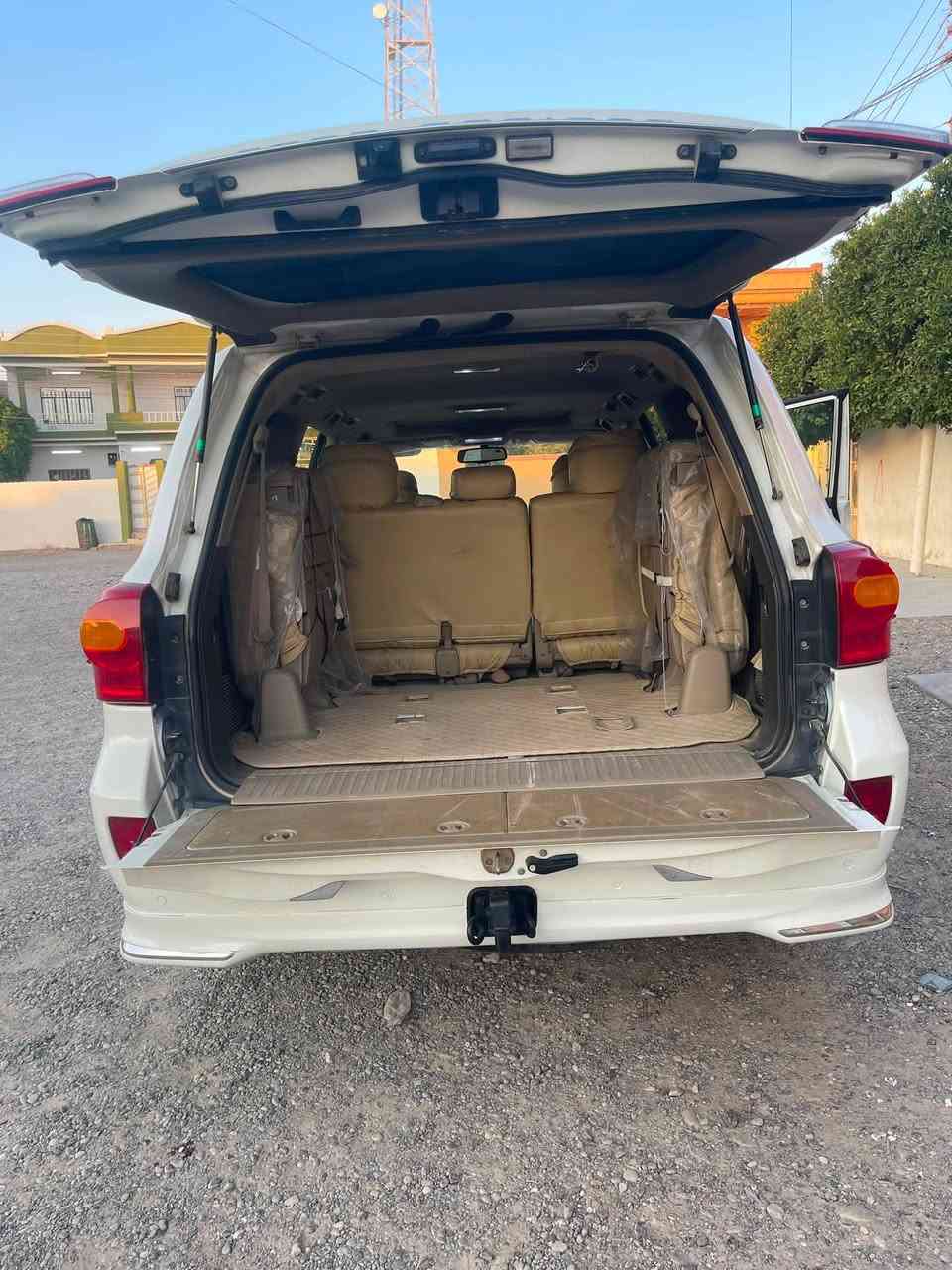 بيع مستعجل 
جكسارة موديل 2009 محدث 2014  رقم بغداد مشروع وطني..الشرعي بتكريت تحويل مباشر..صبغ چاملغ وباب رش فقط كما موضح بألسونار..بدون دواخل..محرك 8 حجم4600..شرط لاصرف ولانفخ ولابخار..
تبريد شغال 3 قطع ثلاجة شغالة..شاشة كبيرة..طخم تاير جديد..صدر امامي خلفي بحالة ممتازة..
السعر /255 وبي مجال بسيط...
للأستفسار:
***********
***********
ملاحظة:يوجد تقشير بالسقف اثر حمل جنط وموضح بألصور..
البيع نقدآ حصرآ...
