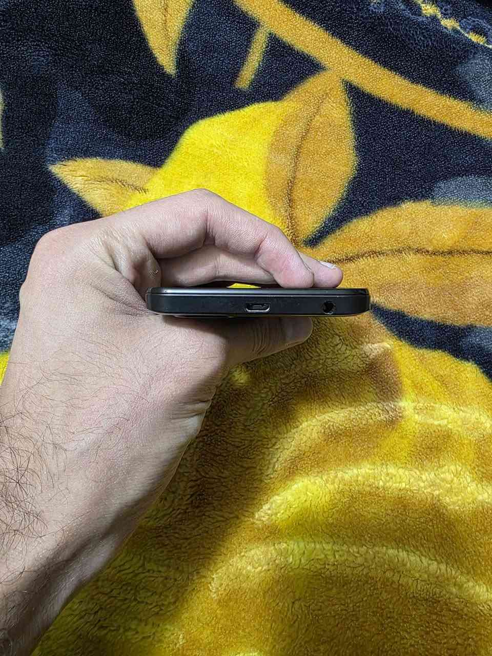 تلفون lenovo vibe 
جهاز كلش نظيف
دبل سيم كارت 
سعرة ٧٠ الف دينار
للتواصل على الرقم ***********
