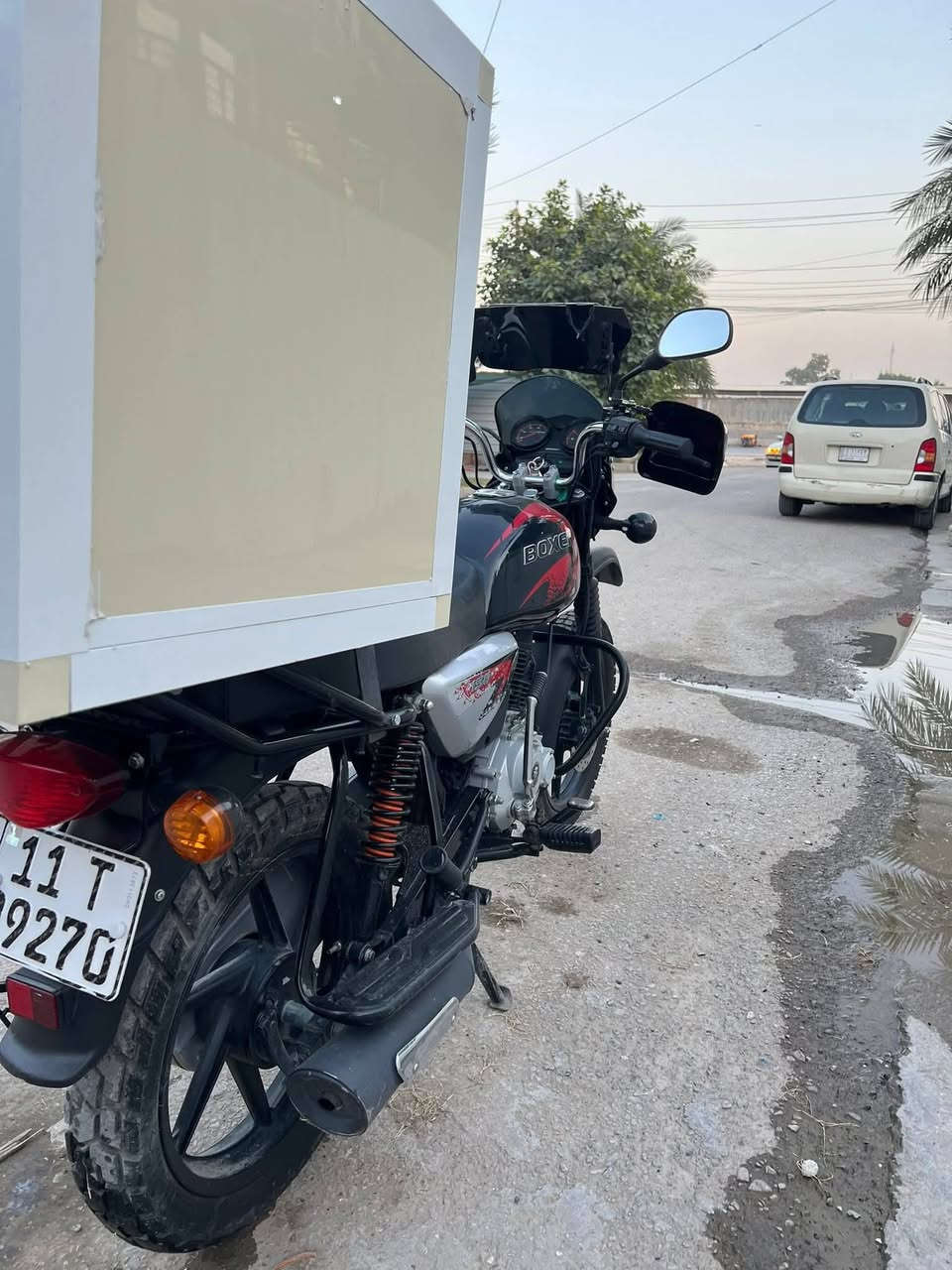 دراجة بوكسر لبيع موديل 2023 مرقم نكليزي وسنويه مكاني بلديات السعر مليونين ونص وبيها مجال بسيط حك جيه رقم الهاتف ***********
