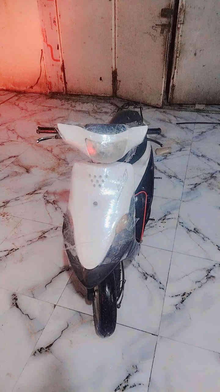 دراجه للبيع تسع ظروف السعر خاص مفتوحه فرد مره والباقي كفاله عامه  ***********
