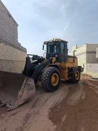 شفل للبيع زت ايل حجم ٤٠مكينة مكفولة كفالة عامة تخم تايرجديد لعنوان بغد...