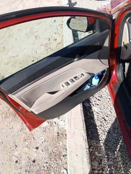 السلام عليكم النترا موديل 2017وارد امريكي حادثه قطعه وحده  جاملغ مال السايق بدون دواخل دوشمه بلاديه السياره بلاديه ليبل واحد بدون تبديل محرك 2000دوش كيرAT السياره ماشيه 120الف كير  محرك مكفول لاتنقيص ولا تبخير سياره جاهزه السعر 132وبي مجاب بسيط المكان الراشديه ***********
