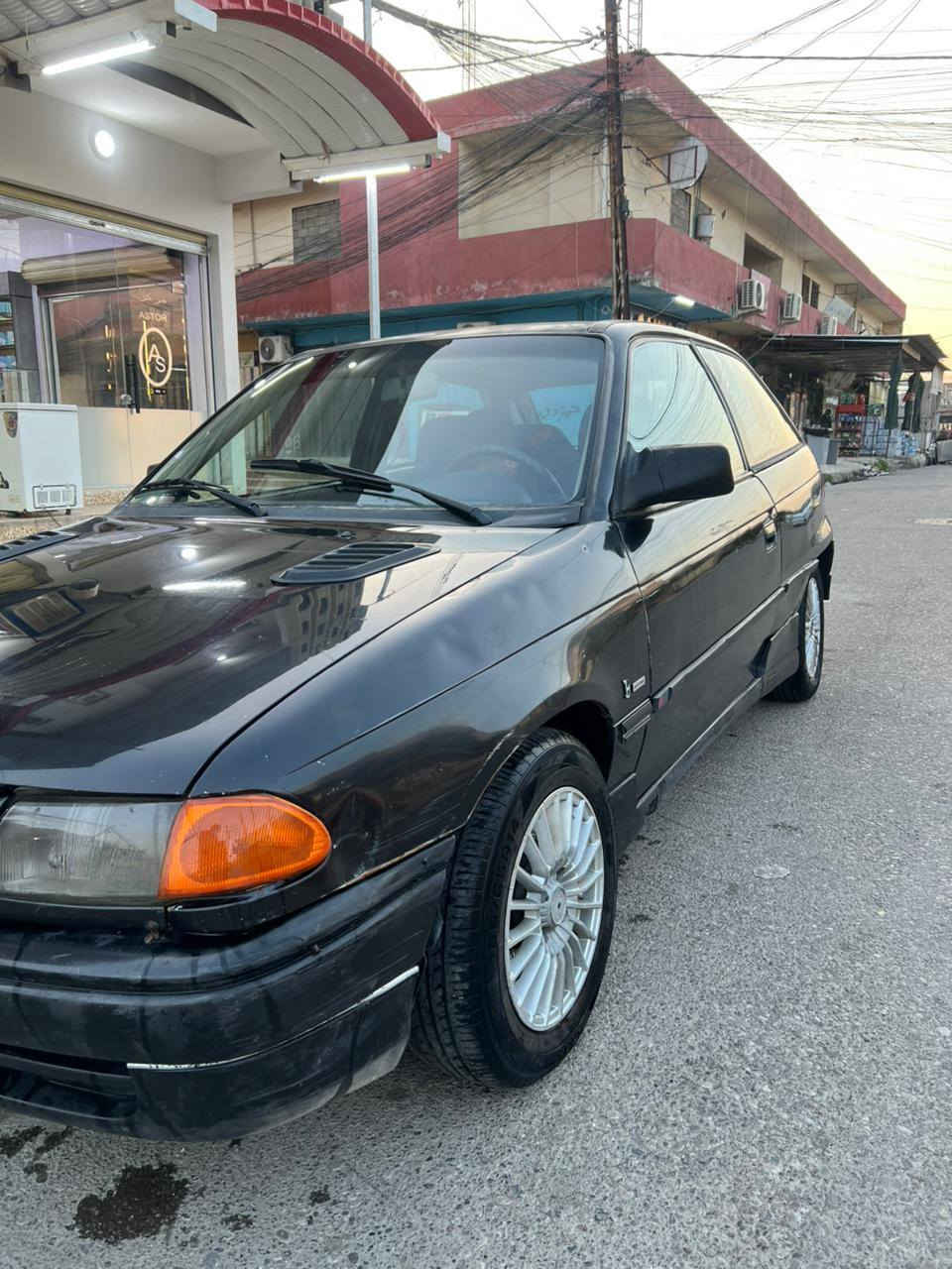 سيارة  استرا  موديل  93
محرك  ٢٠ 
تك  باب  رياضي 
كير  ومحرك  شرط  
راعيها  بالموصل 
ضرر  جاملغ  اليمين 
وبيها دواير  مصلحه 
السعر 33وبي  مجال 
رقم صاحب  السيارة 
***********
