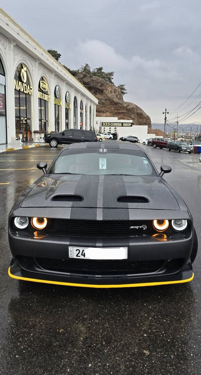 جالنجر 2021 
6 سلندر تو ويل 
ماشية 40 
جداً نظيفة السيارة وبدون نقص 

بوند وجاملغ صبغ ( بدون شاصي وبدون دواخل )
رقم دهوك 
رقم وهزة وسنوية كله جديد 

السعر  :  170 
المكان : دهوك 
***********
***********
