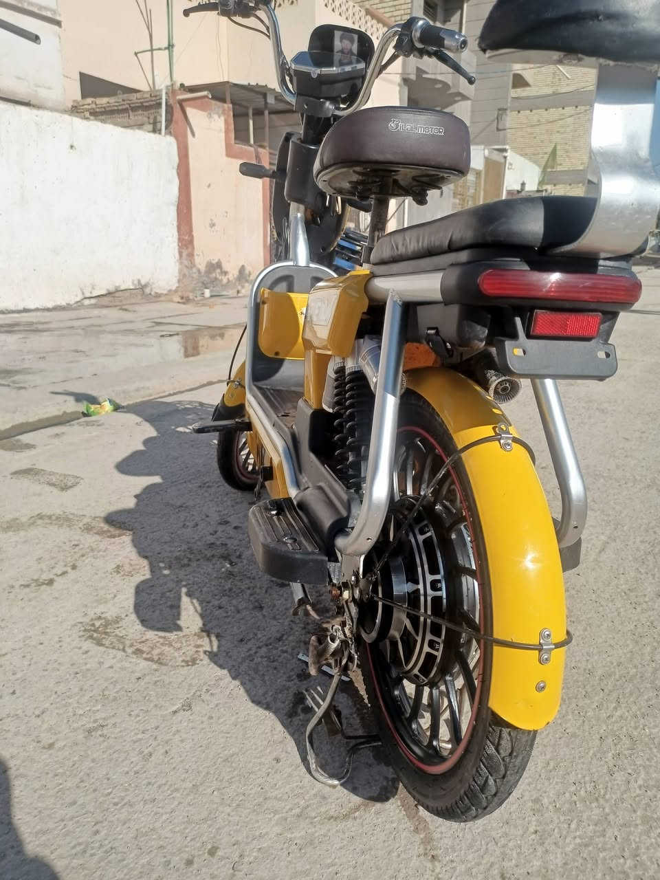 سلام عليكم
دراجة شحن حجم 20 للبيع 
الدراجة اخت الجديده اسخدام قليل
***********
