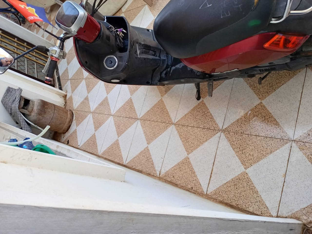 بوليس كل نقص مابي مال حاويه ماصار شهر المكاتبه موجود شرط الفحص السعر خاص


**إذا كنت صاحب هذا الإعلان وتريد حذفه لأي سبب، رجاءا أرسل رسالة إلى الدعم الفني**