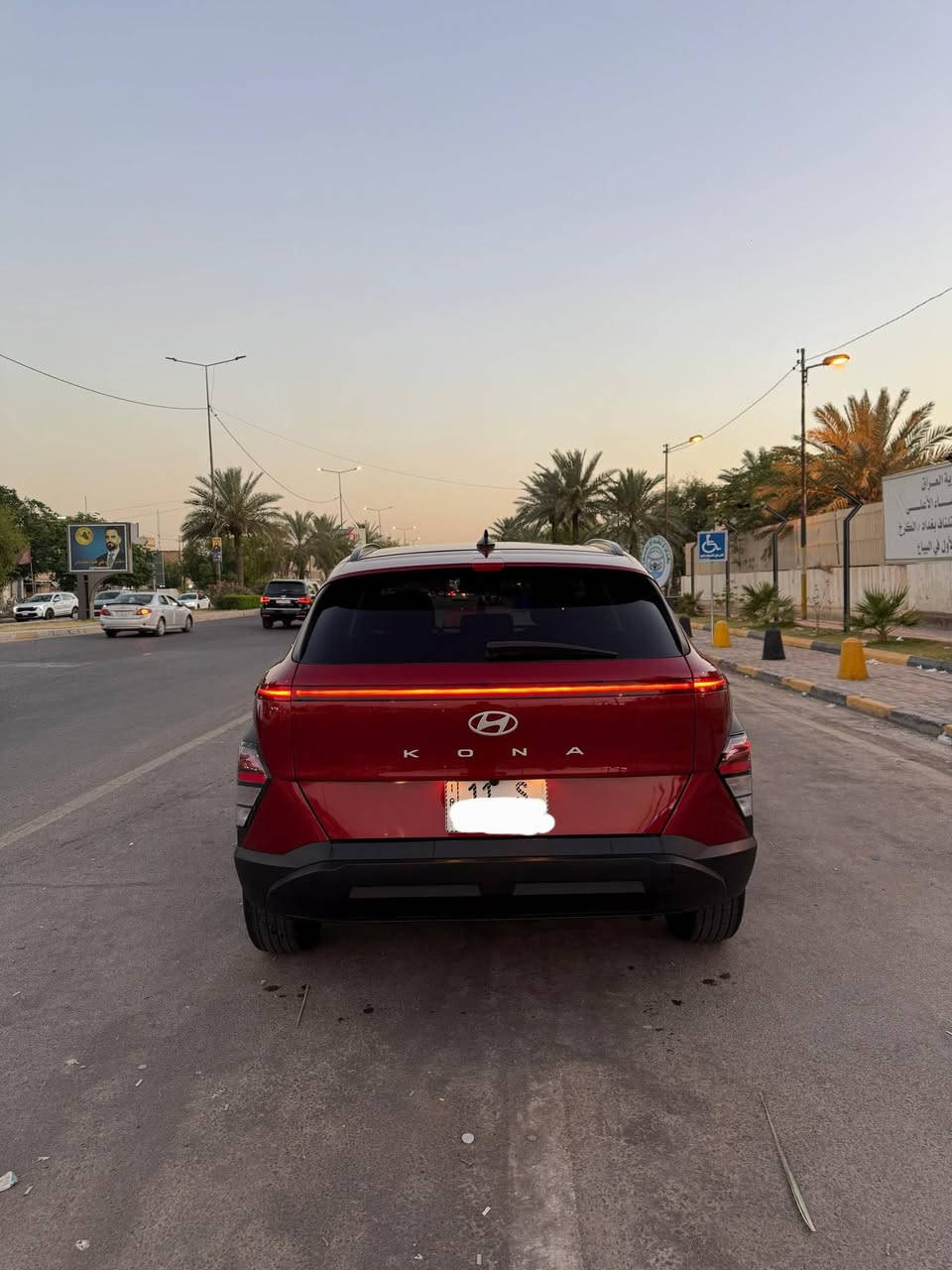 السلام عليكم 
هونداي كونا SEL رقم بغداد
موديل 2024 
ماشيه 30mi
المواصفات 
فول مواصفات عدى الفتحه
محرك 2000 دوش
شاشه متصله 
سايد بريك كهرباء 
كار بلي
كشن كهرباء
كشنات تدفئه 
شاحن وايرلس 
رادارات امامي وخلفي وجانبي
مانع تصادم
أوتو هولد 
مود درايف
اشاير بالمري 
 تشغيل عن بعد
اناره ترحيب وفتح تلقائي عند الاقتراب 
قطعتين تبريد 
لد نهاري 
ويل حجم 18
حادث السياره واضح بلصور 
السعر 170$ وبيه مجال 
***********
