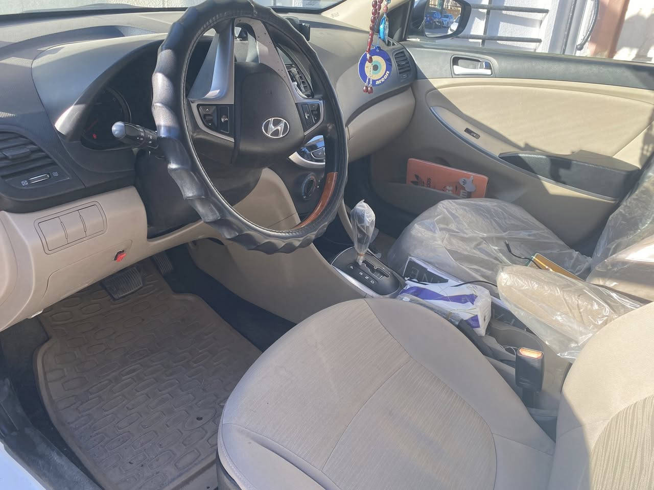 سلام عليكم مديل 2016اكسنت لبيع سعر 115دولار تواصل رقم ***********
