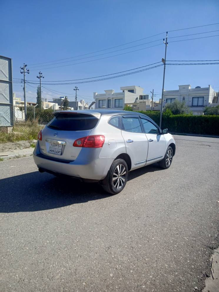 نیسان ڕۆگ مۆدیل 2013 گێڕ تۆماتیک 4 پستۆن سحری 77وەرەقە ژمارەی موبایل *********** گێڕ مەکینە تەبرید بەشەرتە 3وەرەقەش غەرامەی لەسەرە دەتدامەوە چوار جام کارەبایە ئاوێنە کارەبایە abs چوار تایەی تازەیە ویل کەپە شاشە ئایپاتە سەیارەکە زۆر جوانە بەس ماشااللە دەوێت شوێن هەولێر أربيل, العراق
